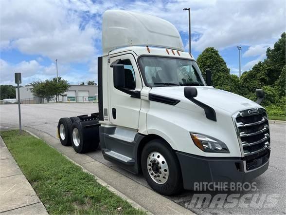 Freightliner CASCADIA 126 Vlačilci
