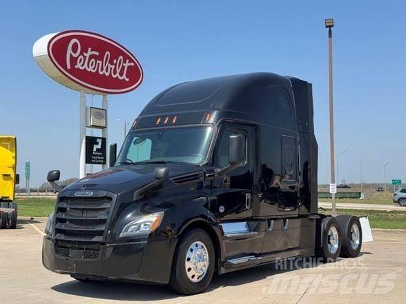 Freightliner CASCADIA 126 Vlačilci