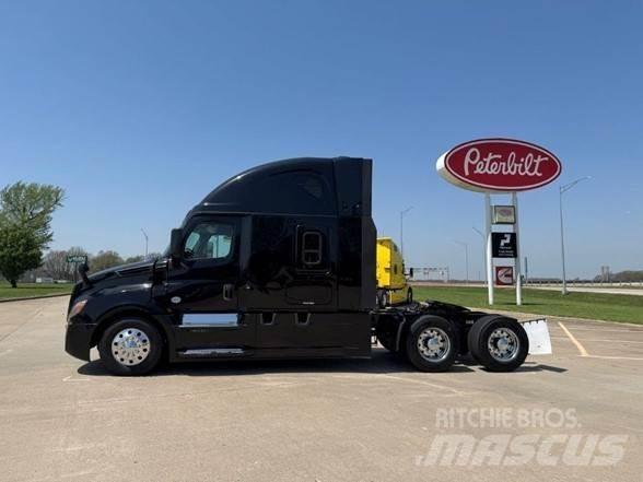 Freightliner CASCADIA 126 Vlačilci