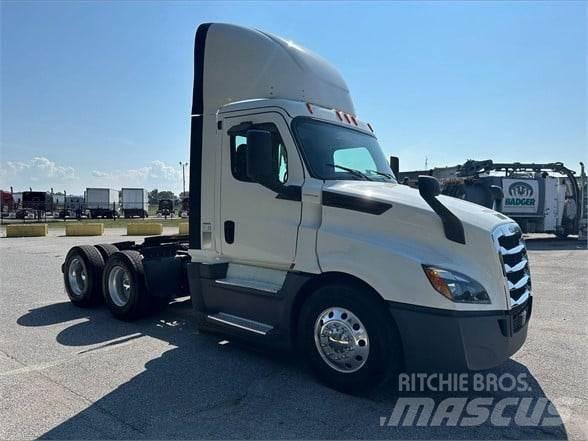 Freightliner CASCADIA 126 Vlačilci