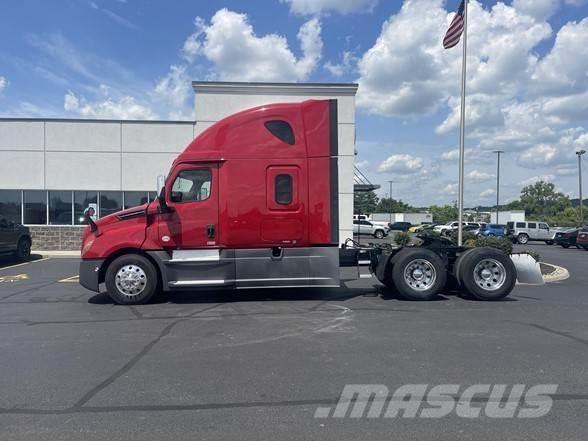 Freightliner CASCADIA 126 Vlačilci