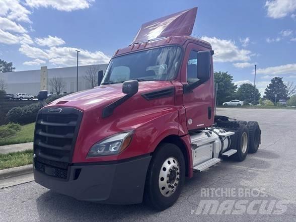Freightliner CASCADIA 126 Vlačilci