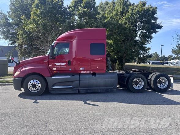 International LT Vlačilci