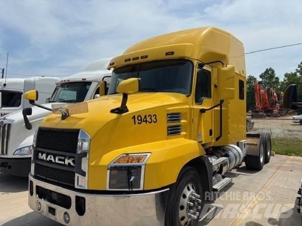 Mack ANTHEM 64T Vlačilci