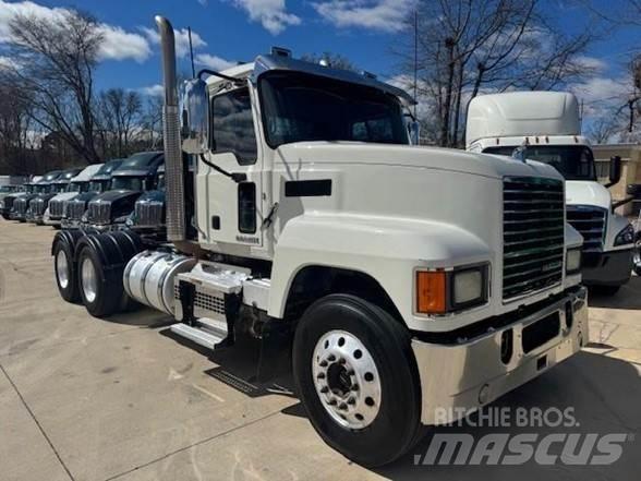 Mack PINNACLE CHU613 Vlačilci