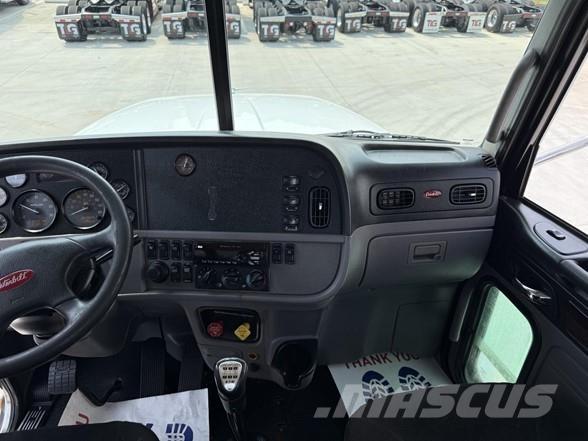 Peterbilt 367 Vlačilci