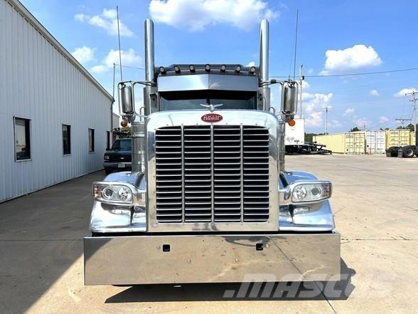 Peterbilt 389 Vlačilci