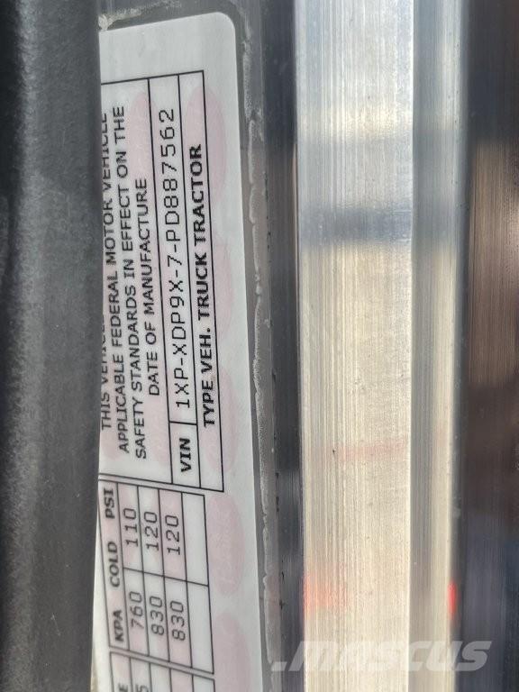 Peterbilt 389 Vlačilci