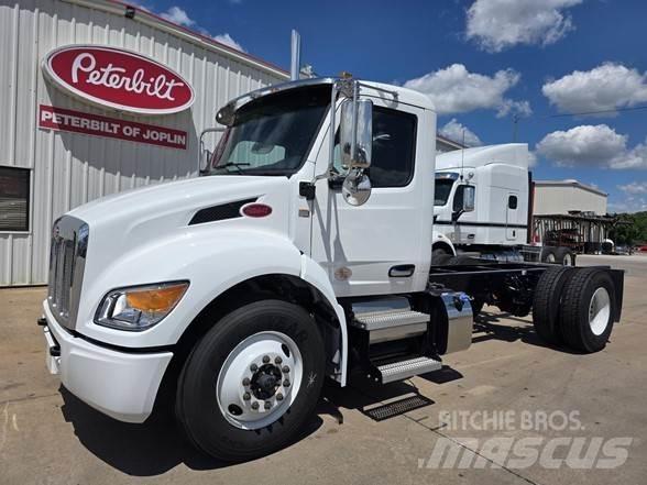 Peterbilt 536 Tovornjaki-šasije