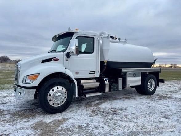 Peterbilt 536 Tovornjaki cisterne