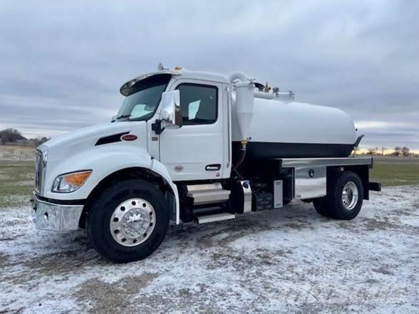 Peterbilt 536 Tovornjaki cisterne