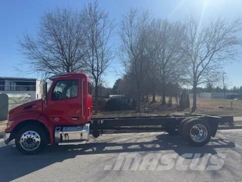 Peterbilt 536 Tovornjaki-šasije