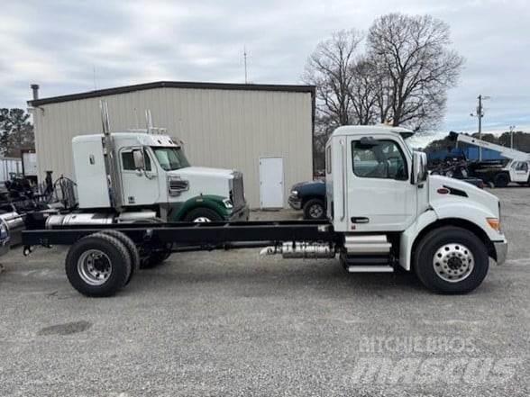 Peterbilt 536 Tovornjaki-šasije