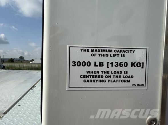 Peterbilt 536 Tovornjaki zabojniki