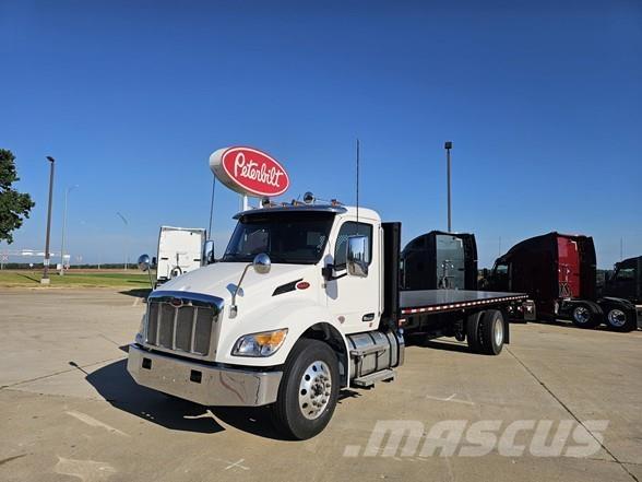 Peterbilt 536 Tovornjaki s kesonom/platojem