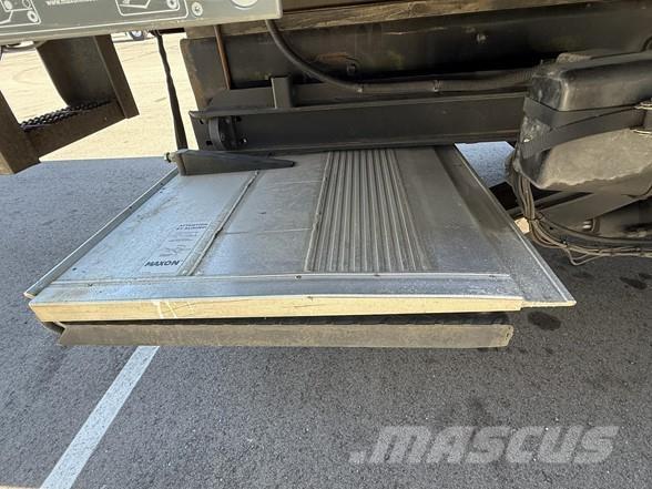 Peterbilt 537 Tovornjaki zabojniki