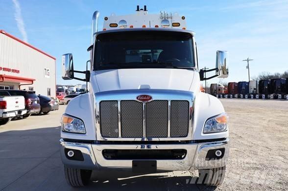 Peterbilt 537 Komunalni tovornjaki