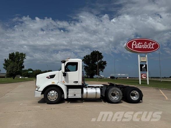 Peterbilt 567 Vlačilci