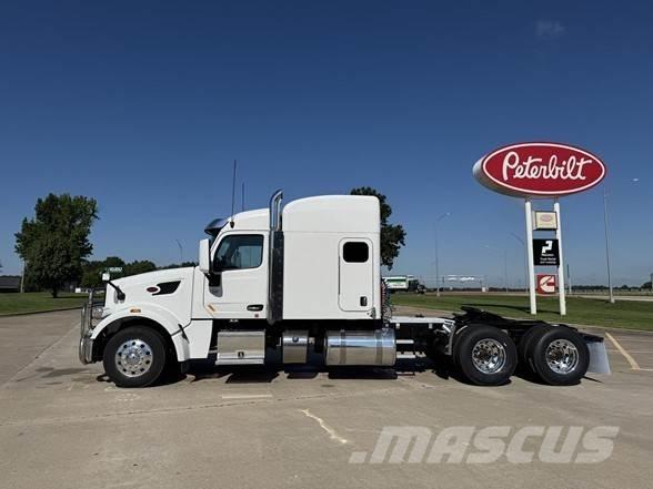 Peterbilt 567 Vlačilci