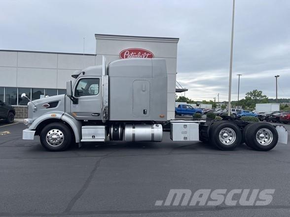 Peterbilt 567 Vlačilci