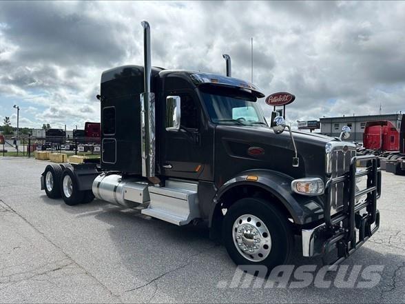 Peterbilt 567 Vlačilci
