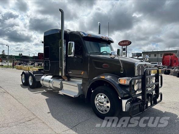 Peterbilt 567 Vlačilci