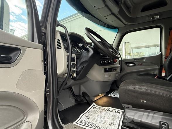 Peterbilt 567 Vlačilci