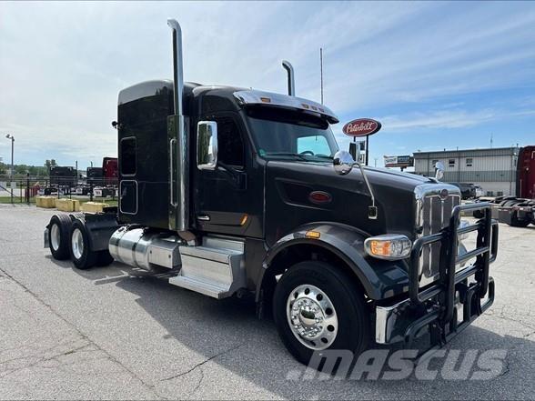 Peterbilt 567 Vlačilci