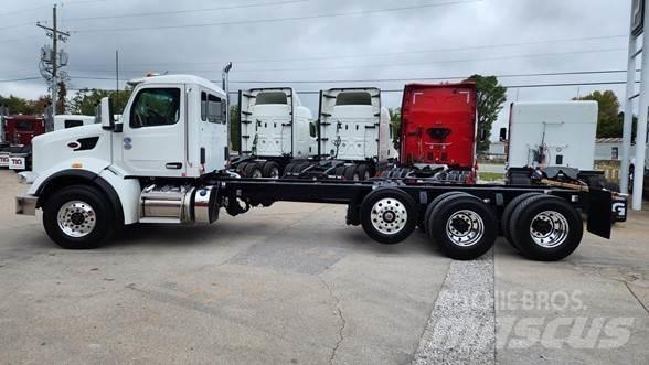 Peterbilt 567 Tovornjaki-šasije