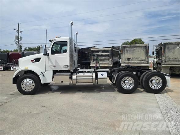 Peterbilt 567 Vlačilci