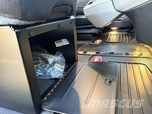 Peterbilt 567 Kiper tovornjaki