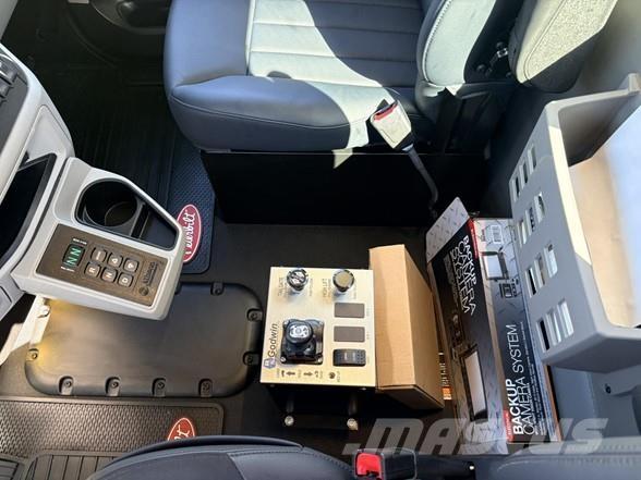 Peterbilt 567 Kiper tovornjaki