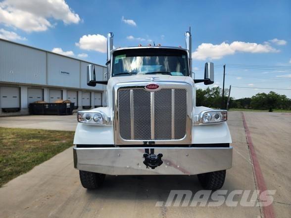 Peterbilt 567 Vlačilci