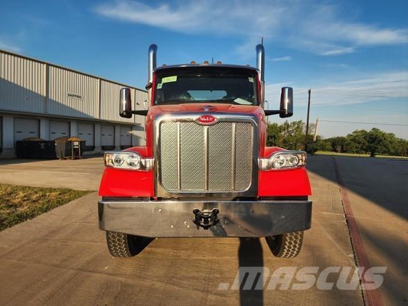 Peterbilt 567 Vlačilci