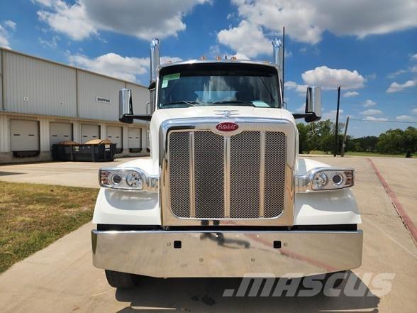 Peterbilt 567 Vlačilci