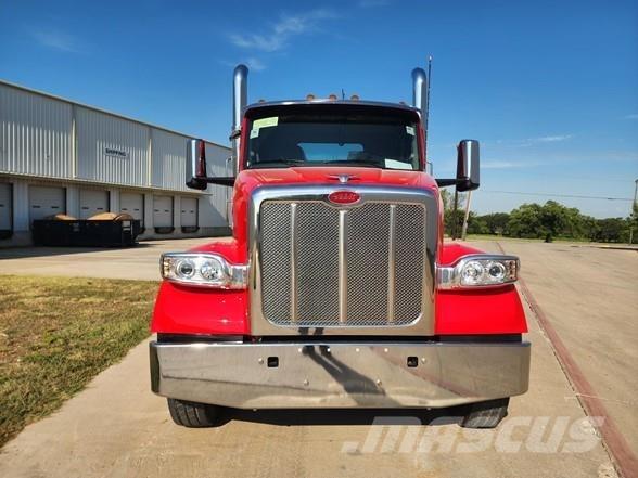 Peterbilt 567 Vlačilci