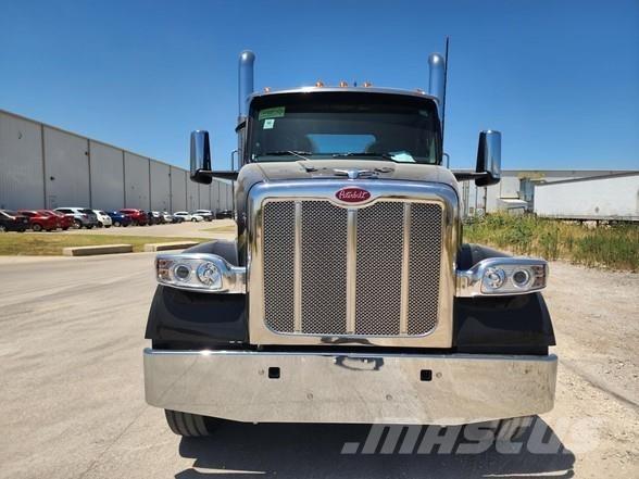Peterbilt 567 Vlačilci