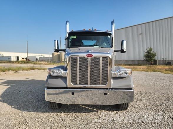 Peterbilt 567 Vlačilci