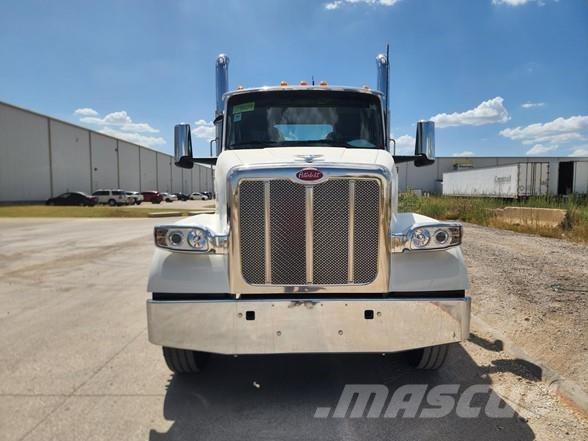 Peterbilt 567 Vlačilci