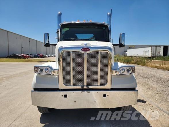 Peterbilt 567 Vlačilci