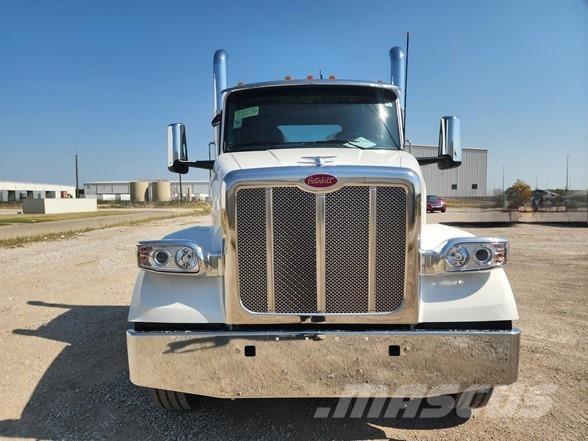 Peterbilt 567 Vlačilci