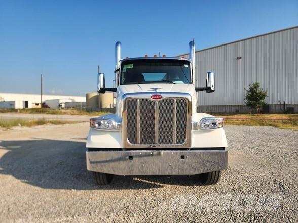 Peterbilt 567 Vlačilci
