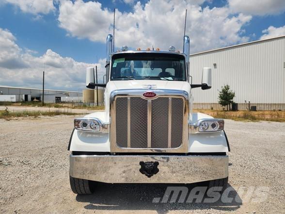 Peterbilt 567 Vlačilci