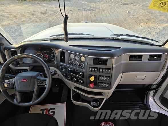 Peterbilt 567 Vlačilci