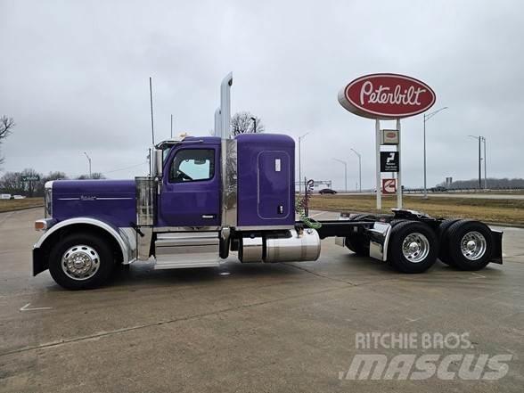 Peterbilt 589 Vlačilci