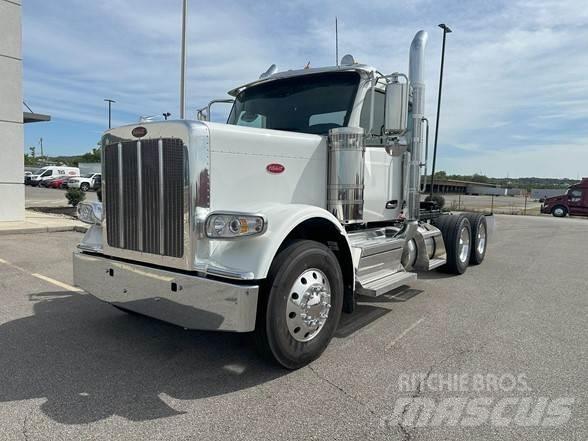 Peterbilt 589 Vlačilci