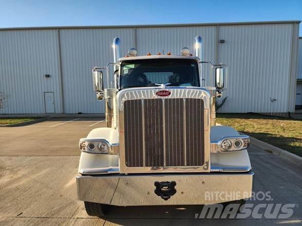 Peterbilt 589 Vlačilci