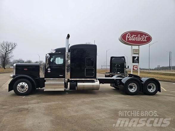 Peterbilt 589 Vlačilci
