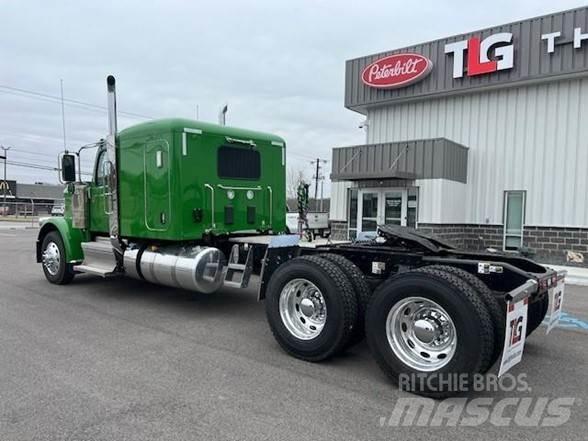 Peterbilt 589 Vlačilci