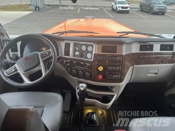 Peterbilt 589 Vlačilci